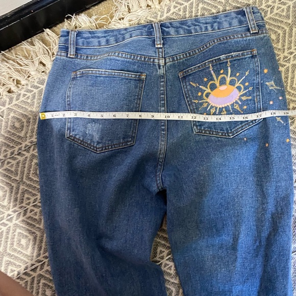 Hand painted cropped boyfriend jeans - Picture 3 of 16